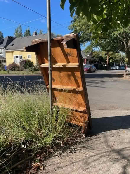 Photo of free bed platform for van (NE Mason St & 13th Ave) #2