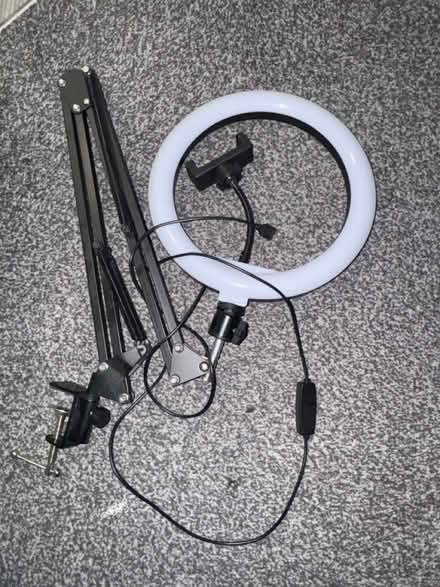 Photo of free Ringlight and phone holder (NG8, Strelley) #2