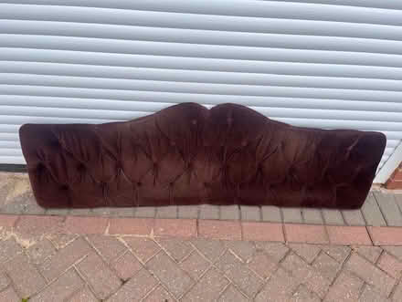 Photo of free Brown headboard (5 foot wide bed) (Collection B93 Knowle) (Knowle B93) #1