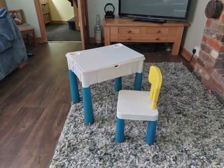 Photo of free Childs desk (Hitchin SG4) #1