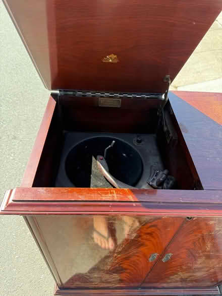 Photo of free Shelf/vintage record player-radio (Mira Vista /461 Carlston St) #4