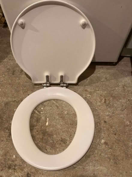 Photo of free Toilet Seat (Goldsworth Park GU21) #1