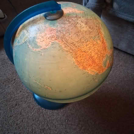 Photo of free Light Up Globe (Wickford SS12) #1