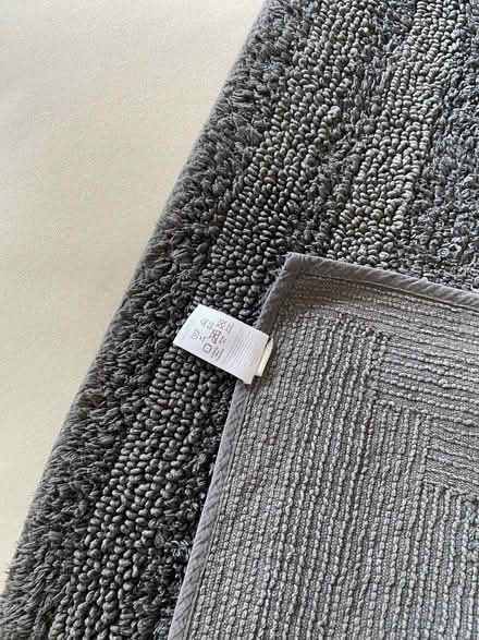 Photo of free 100% cotton used, freshly washed bath mat (Brookfield PR2) #2