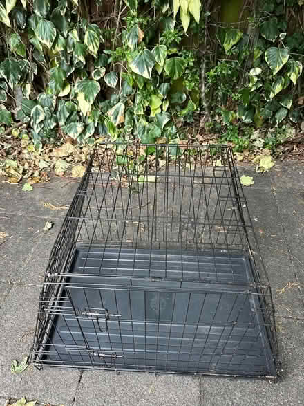 Photo of free Medium/large dog crate (Townsend AL3) #1