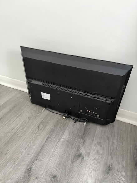 Photo of free TV (W13) #3