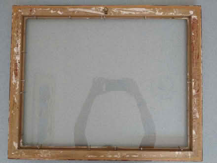 Photo of free Painted wood frame with glass (Victoria SW1V) #2