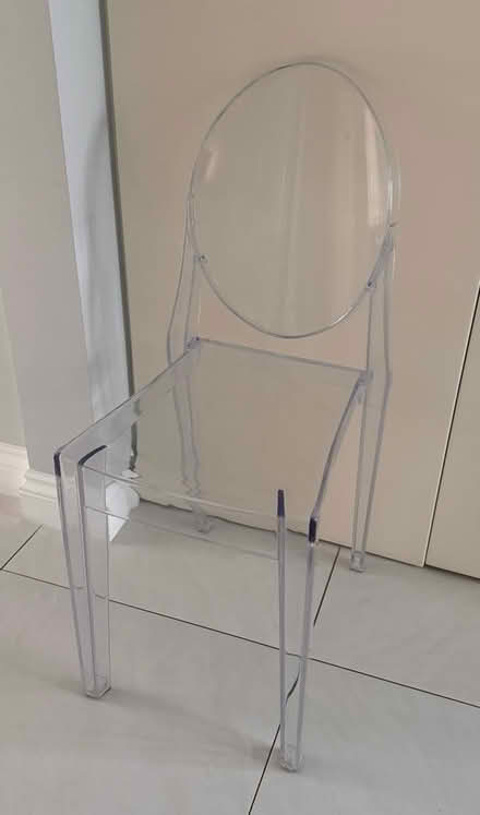 Photo of free Plastic Chair - Pick up Saturday (East Sheen, London SW14) #1
