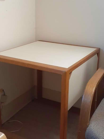 Photo of free A small table (Metuchen nj) #1