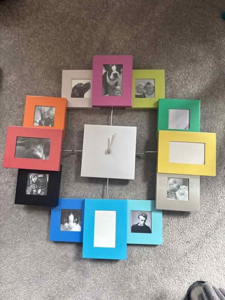 Photo of free Clock with Pictures (N7) #1