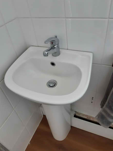 Photo of free Wash basin and pedestal (Bury BL8) #1