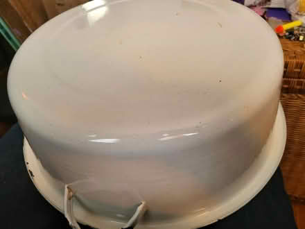 Photo of free 15 Quart Shallow Wash Basin (Near Downtown Ypsilanti) #3