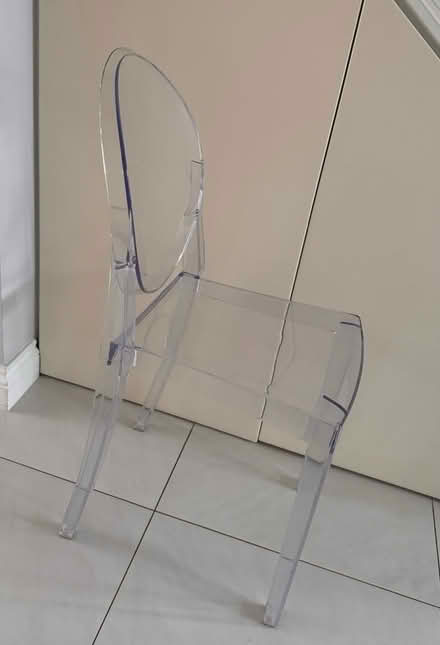 Photo of free Plastic Chair - Pick up Saturday (East Sheen, London SW14) #2