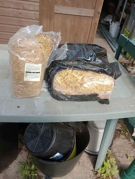 Photo of free Hay and straw (Nailsea BS48) #1