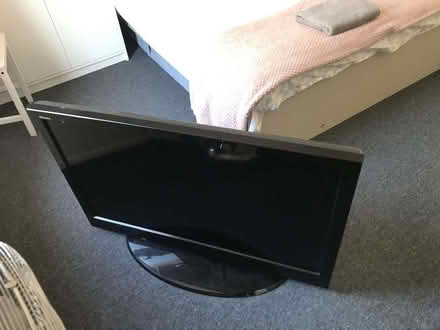 Photo of free 42 inch TV (Brixton SW4) #1