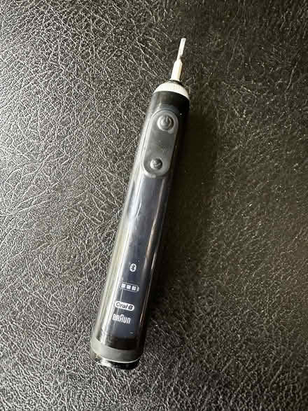 Photo of free Oral-B electric toothbrush - NOT WORKING (Radlett WD7) #1