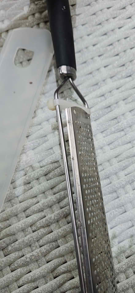 Photo of free Food grater, slight fault , RG54AB (Woodley RG5) #2