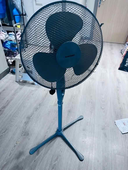 Photo of free Pedestal fan (B1) #2