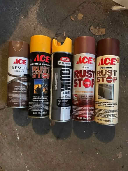 Photo of free assorted cans of spray paint (Arlington Center) #1