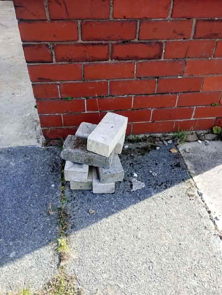 Photo of free 7 bricks (Norcross FY5) #1