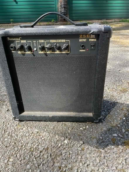 Photo of free Small electric amp (Hoxton) #1
