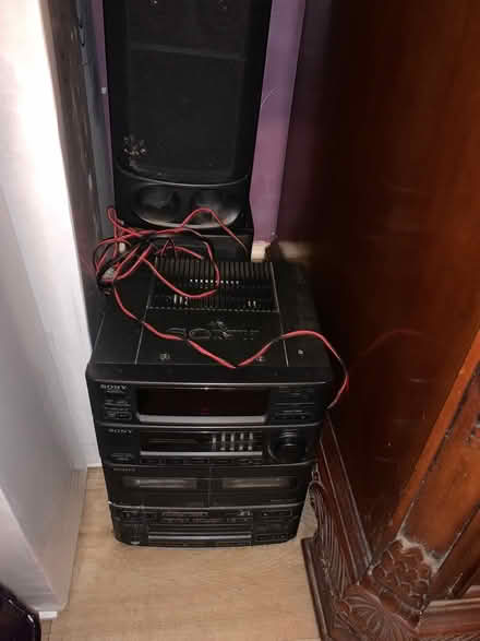 Photo of free Stereo radio only works (Selsdon) #1