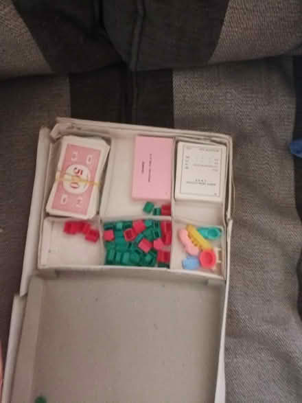 Photo of free Monopoly game box in bad shape but complete (Bedmond WD5) #2
