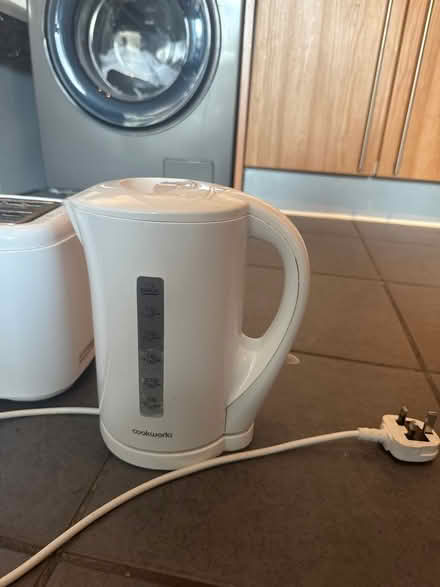 Photo of free Kettle and toaster (N7) #2