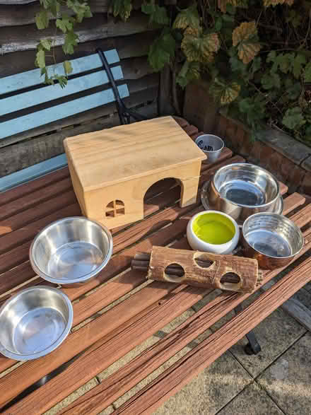 Photo of free Rodent shelter, animal feeding bowls, hay log and chew stick (Bedford MK41) #1