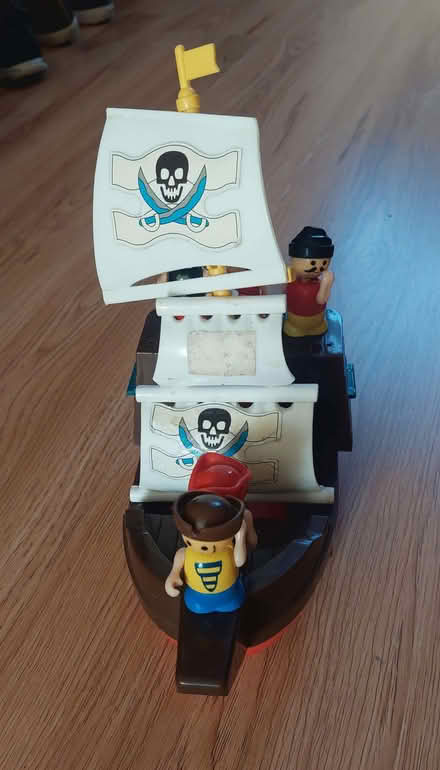 Photo of free Vintage Lil Playmates Pirates Ship Figures Toy Playset Unima (Ham TW10) #1