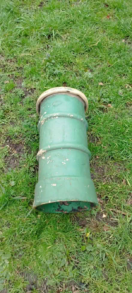 Photo of free green chimney pot for garden (Morden SM4) #1