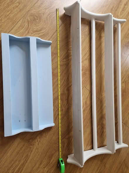 Photo of free Spice rack/wall hanging shelves (Kew TW9) #1