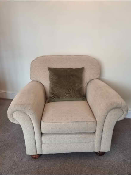 Photo of free Very comfy chair (HR2) #1