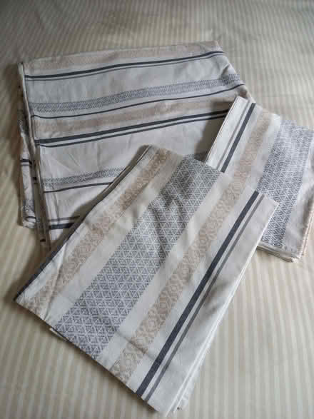 Photo of free King size duvet cover & pillowcases (West Yatton SN14) #1