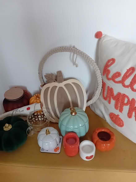 Photo of free Autumn candles and decorations (Vale LA1) #1