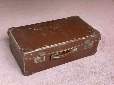 Photo of free Vintage suitcase (Amersham HP7) #1