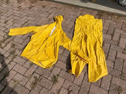 Photo of free Yellow rain suit (Mavis & Burnhamthorpe) #1