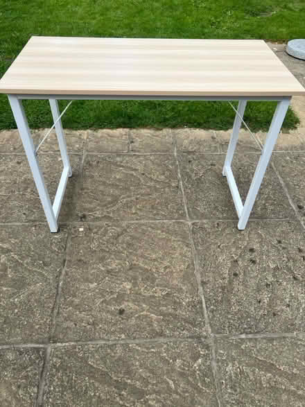 Photo of free Table / desk (St Albans AL3) #1