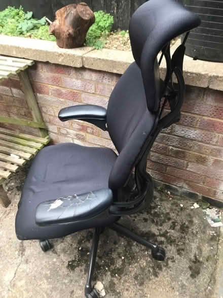 Photo of free Humanscale Freedom office Chair (Bromham MK43) #2