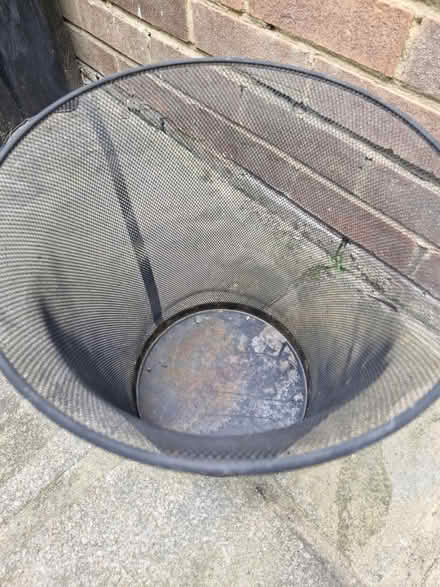 Photo of free Waste paper bin (E17) #3