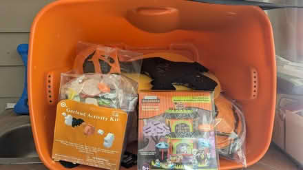 Photo of free Halloween decor and costumes (Pasadena, near Victory Park) #4