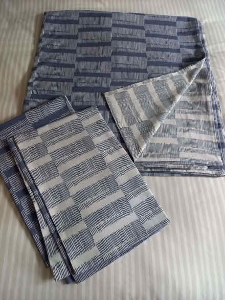 Photo of free King size duvet cover & pillowcases (West Yatton SN14) #1