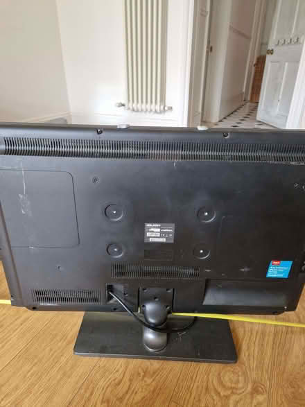 Photo of free 32i TV - NOT 'smart' (Kew TW9) #2