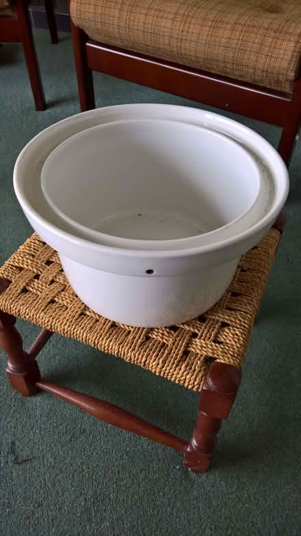 Photo of free Ceramic pot (Hulham EX8) #1