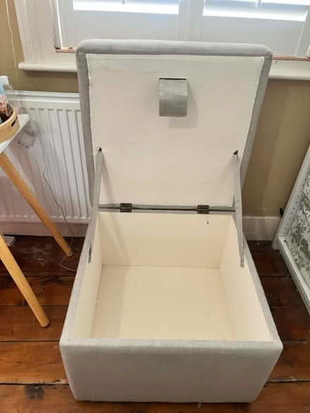 Photo of free Ottoman linen style 60 x 60cm (South Norwood SE25) #4