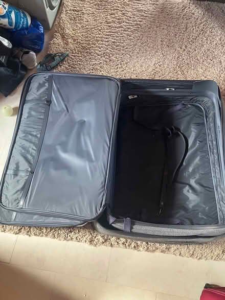 Photo of free Large and medium suitcases (Coulsdon, nr, train station) #4