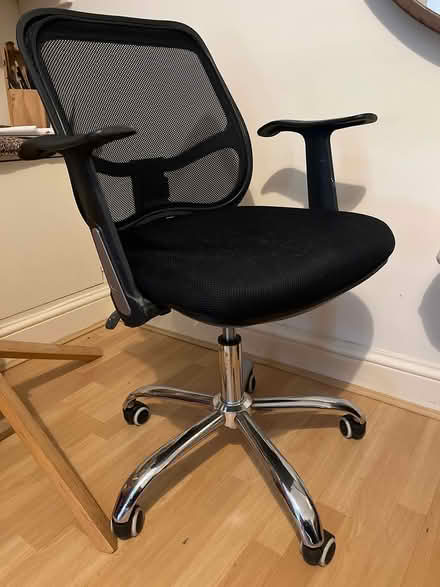 Photo of free Office Desk Chair & Printer (Tabley Road, N7) #1