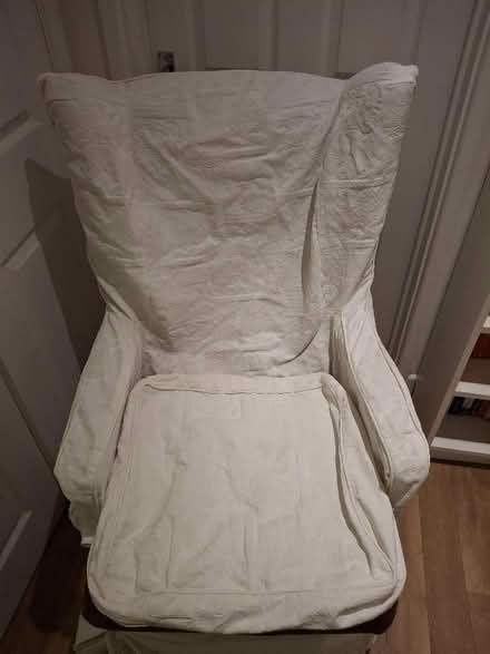 Photo of free 1970s chair (Ercol?) in need of webbing (Southborough TN4) #4