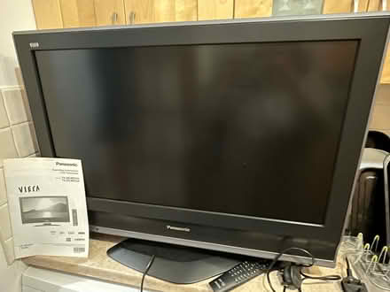 Photo of free 32” television with remote (Ravenscourt Park W6) #1