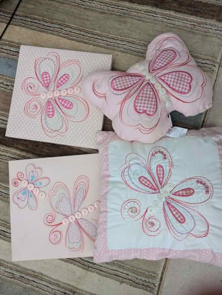 Photo of free Butterfly pictures and cushions (Sherwood TN2) #1